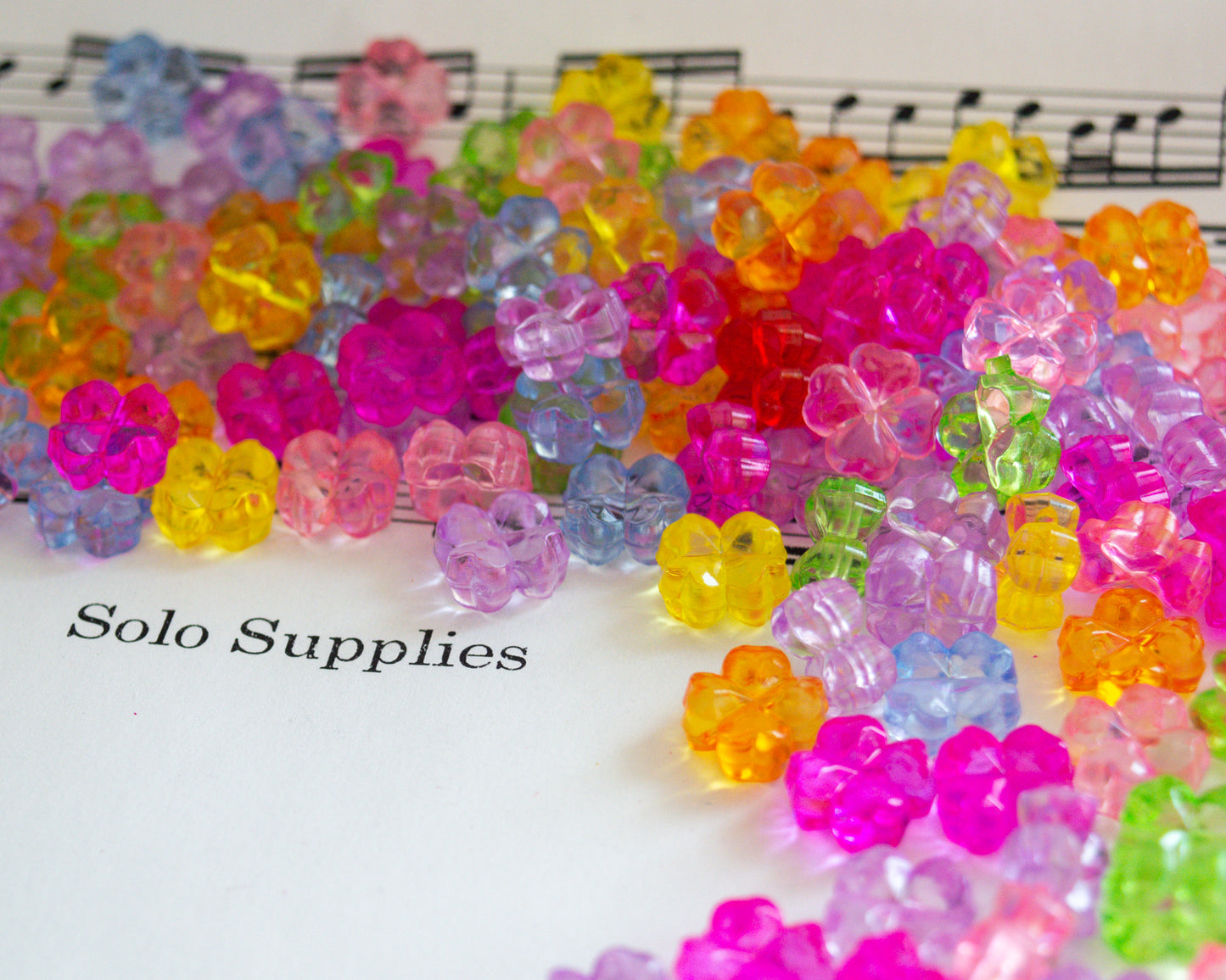 10mm Faceted Flower Beads in Transparent Acrylic, Four-Leaf Clover Shape