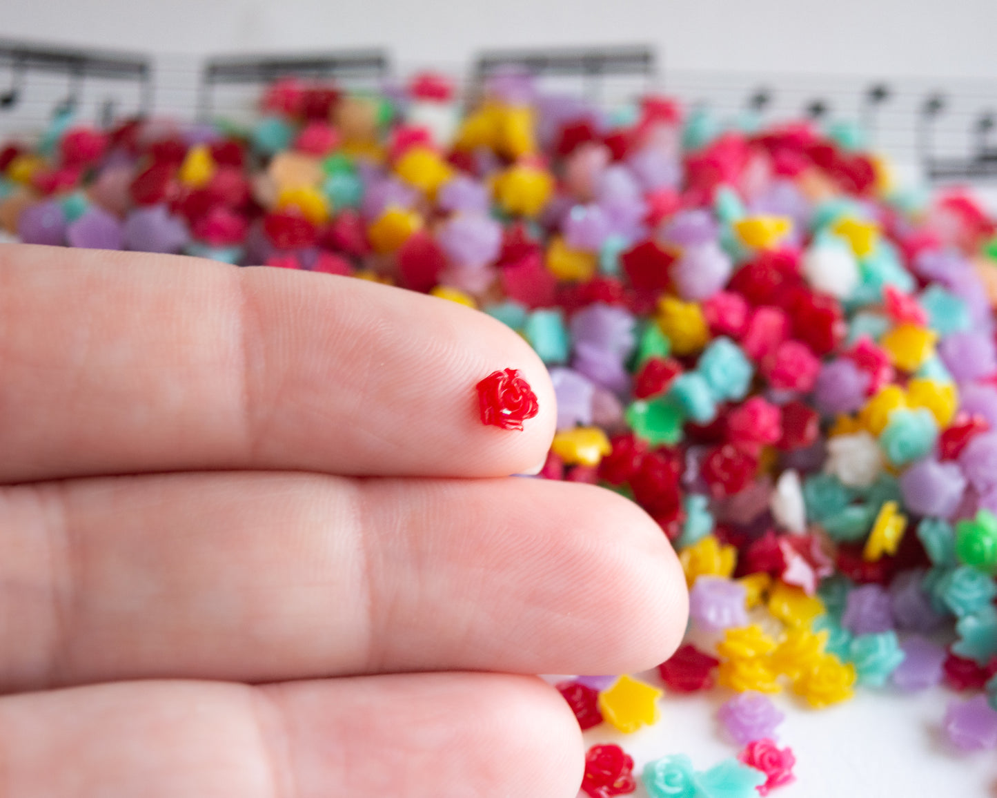 5.5mm Tiny Resin Roses Mixed Colors Flatback Cabochons for DIY Nails Slime Art Crafting Jewelry Manicure Mosaic Small Miniature Doll Flower