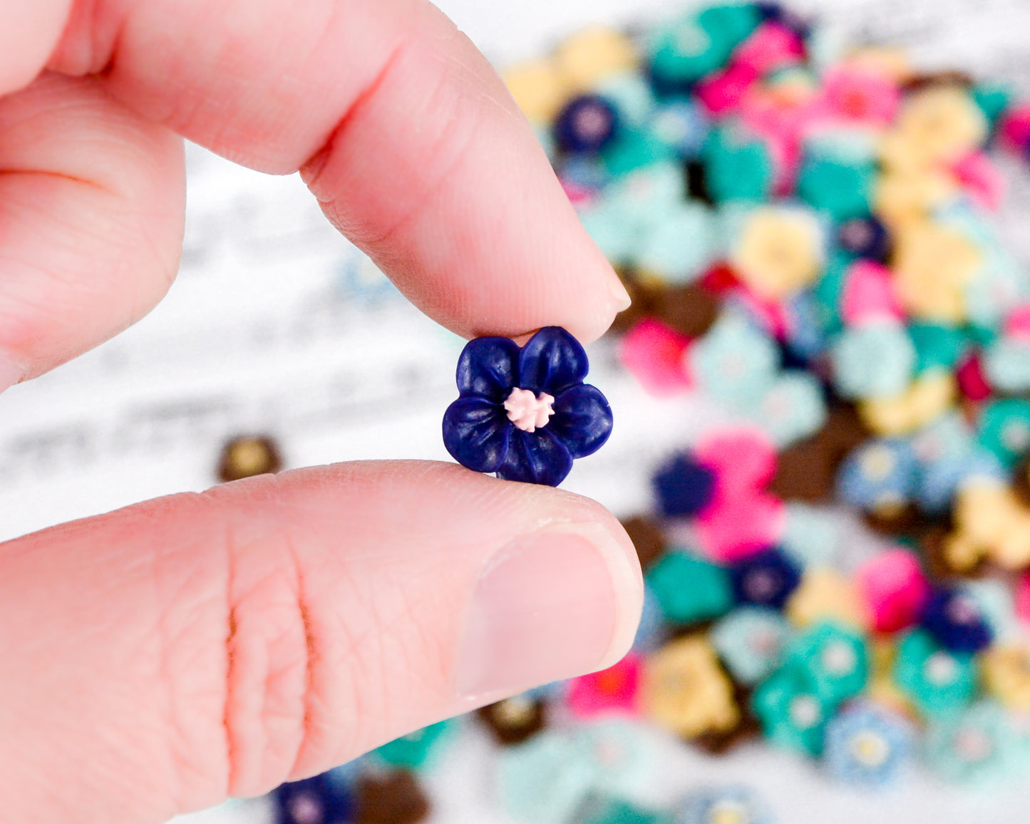 11.5mm Plum Blossom Flower Cabochons in Two-Tone Resin