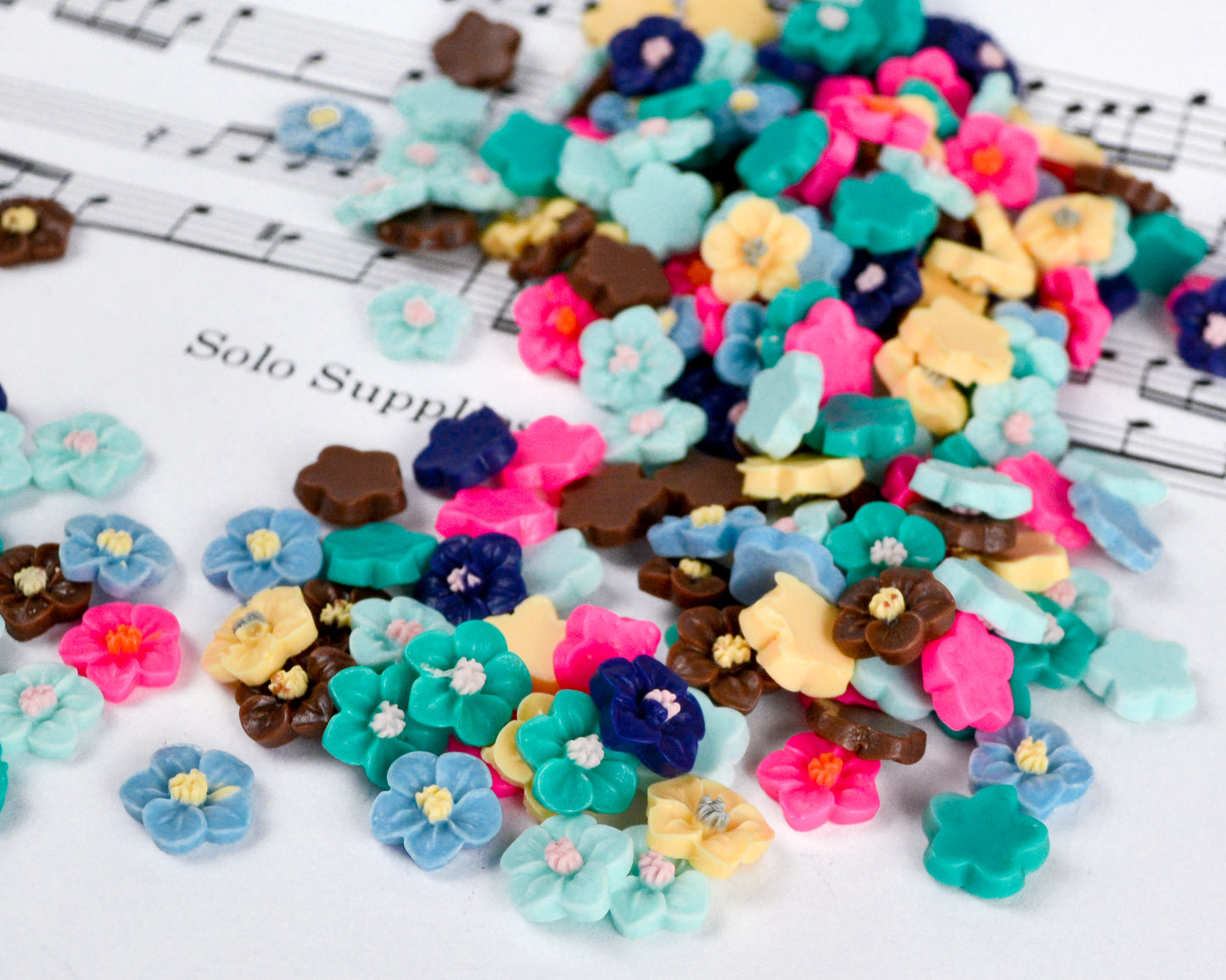 11.5mm Plum Blossom Flower Cabochons in Two-Tone Resin
