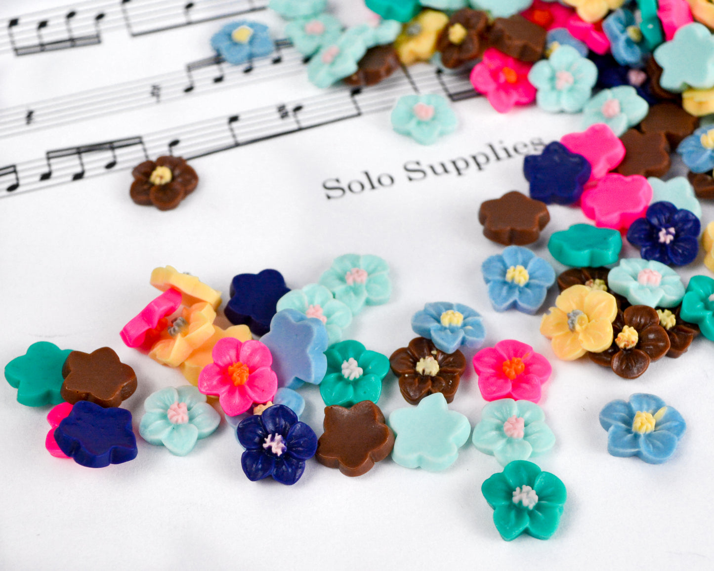11.5mm Plum Blossom Flower Cabochons in Two-Tone Resin