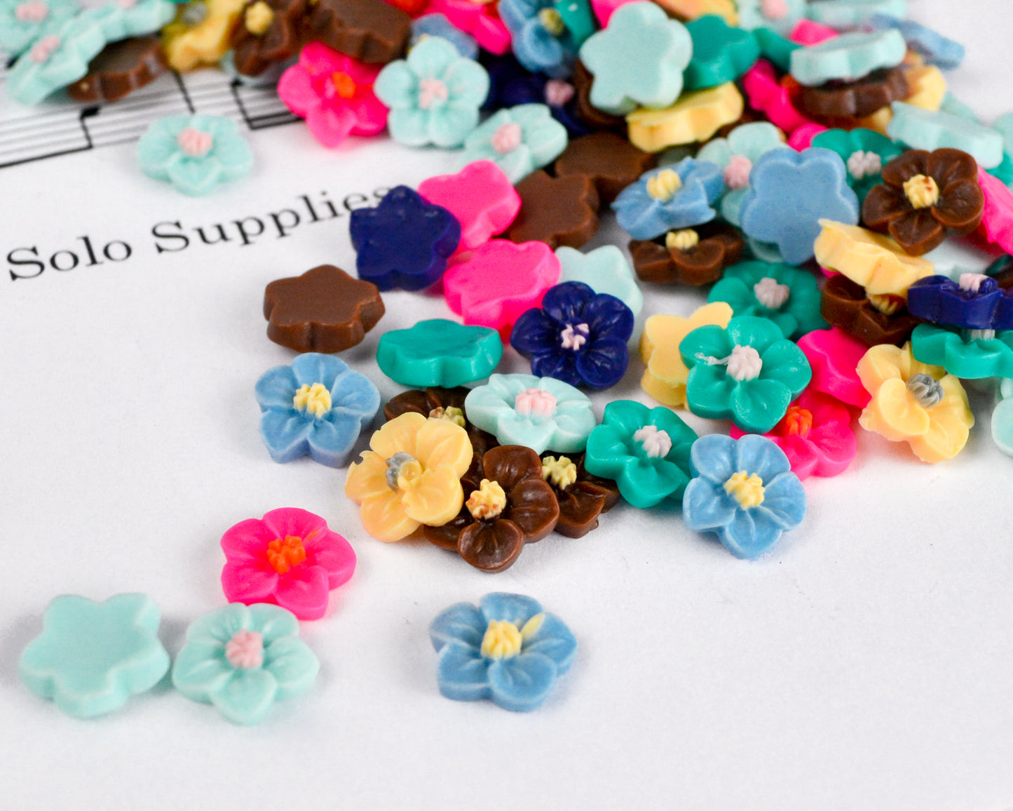 11.5mm Plum Blossom Flower Cabochons in Two-Tone Resin
