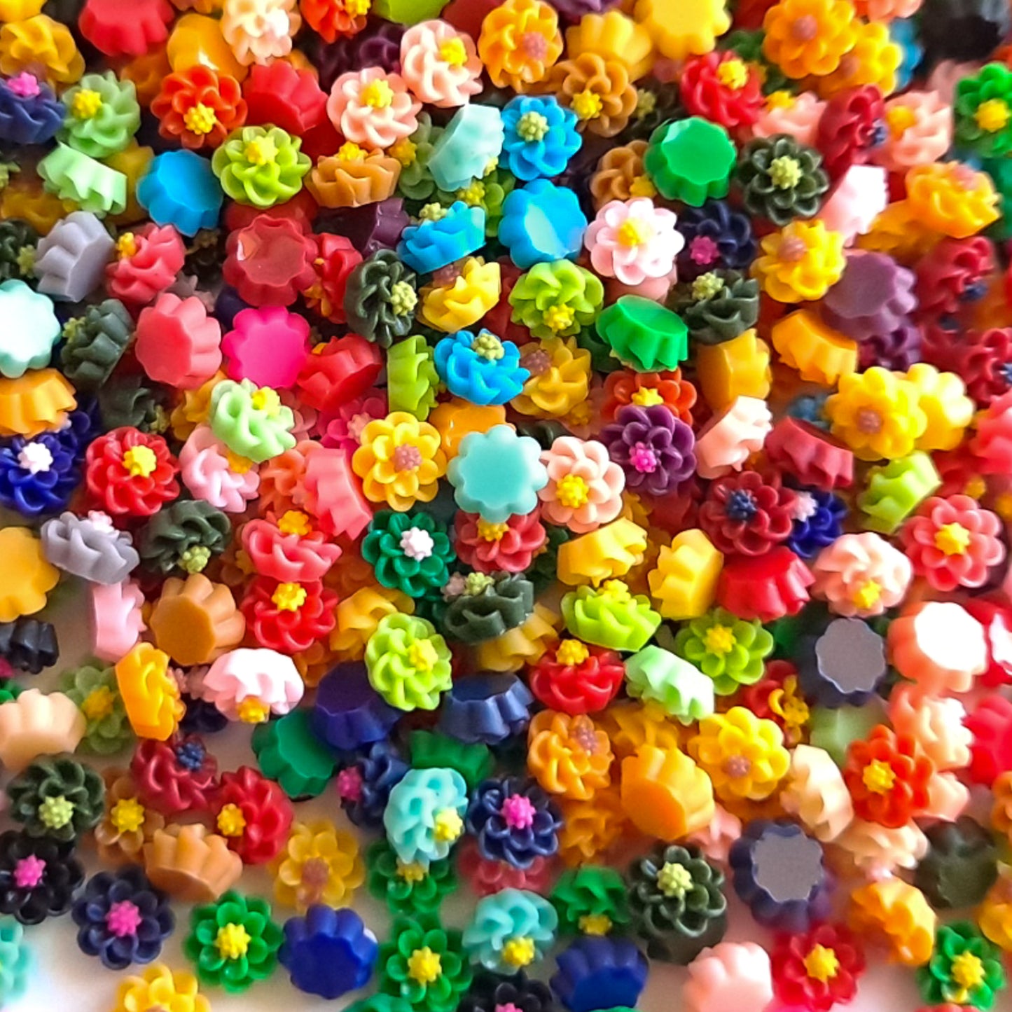 Tiny 5.75mm Dahlia Cabochons, Colorful Autumn Mix Resin Flowers, Flatback Floral Chrysanthemum Mums for DIY Crafts Nails