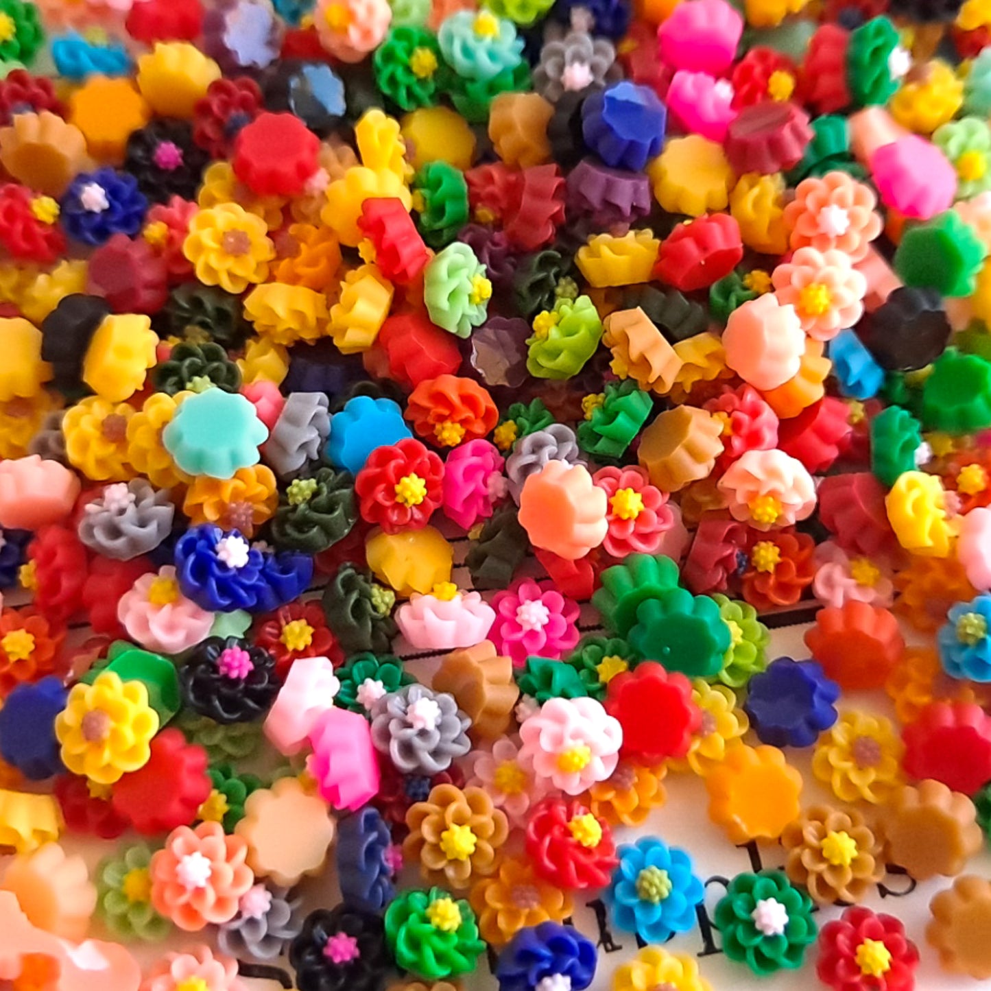 Tiny 5.75mm Dahlia Cabochons, Colorful Autumn Mix Resin Flowers, Flatback Floral Chrysanthemum Mums for DIY Crafts Nails