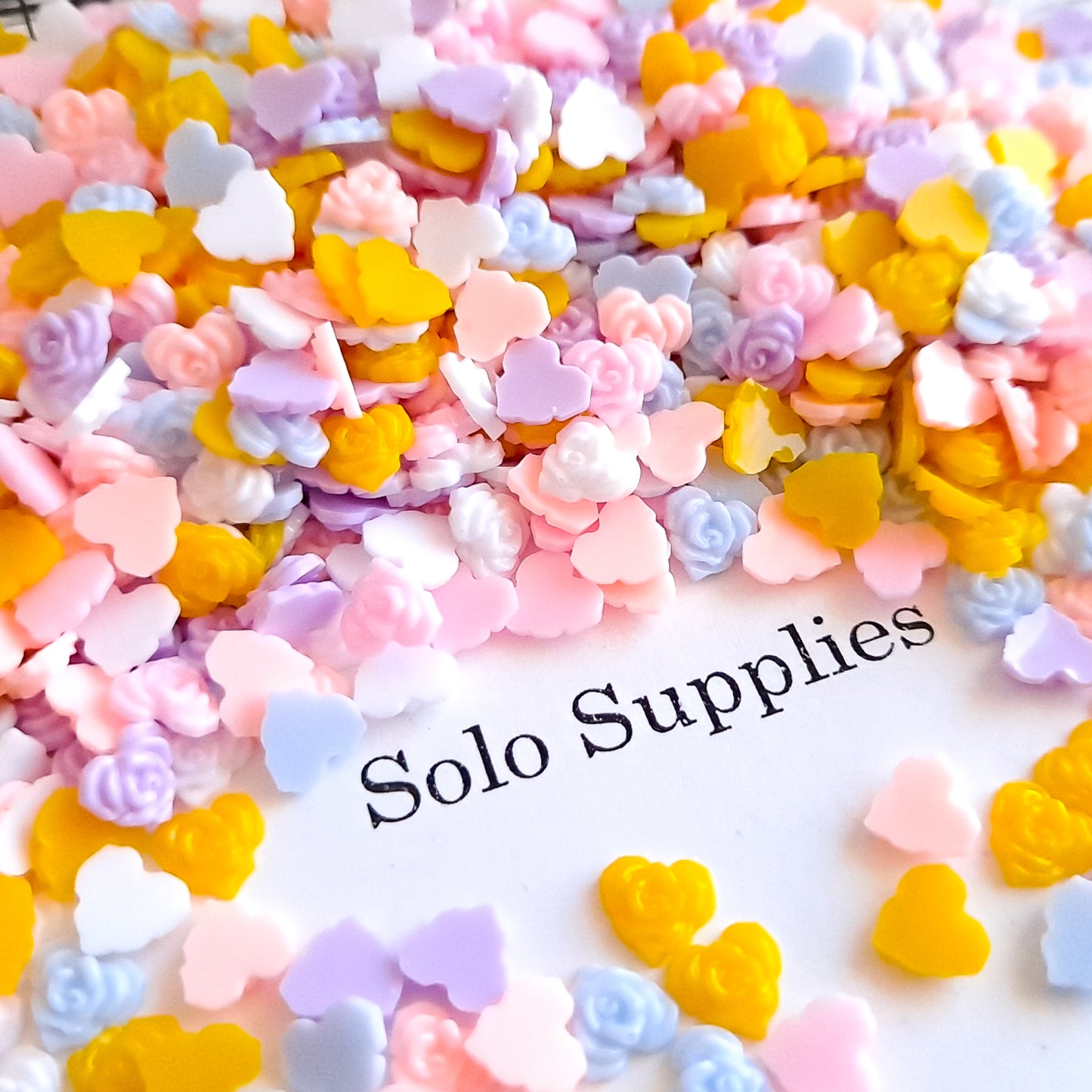 6.5mm Heart Flatbacks With Flower Detail, Glue On Cabochon Resin Confetti Decoden Embellishment for Nail Art Jewelrymaking and Crafting