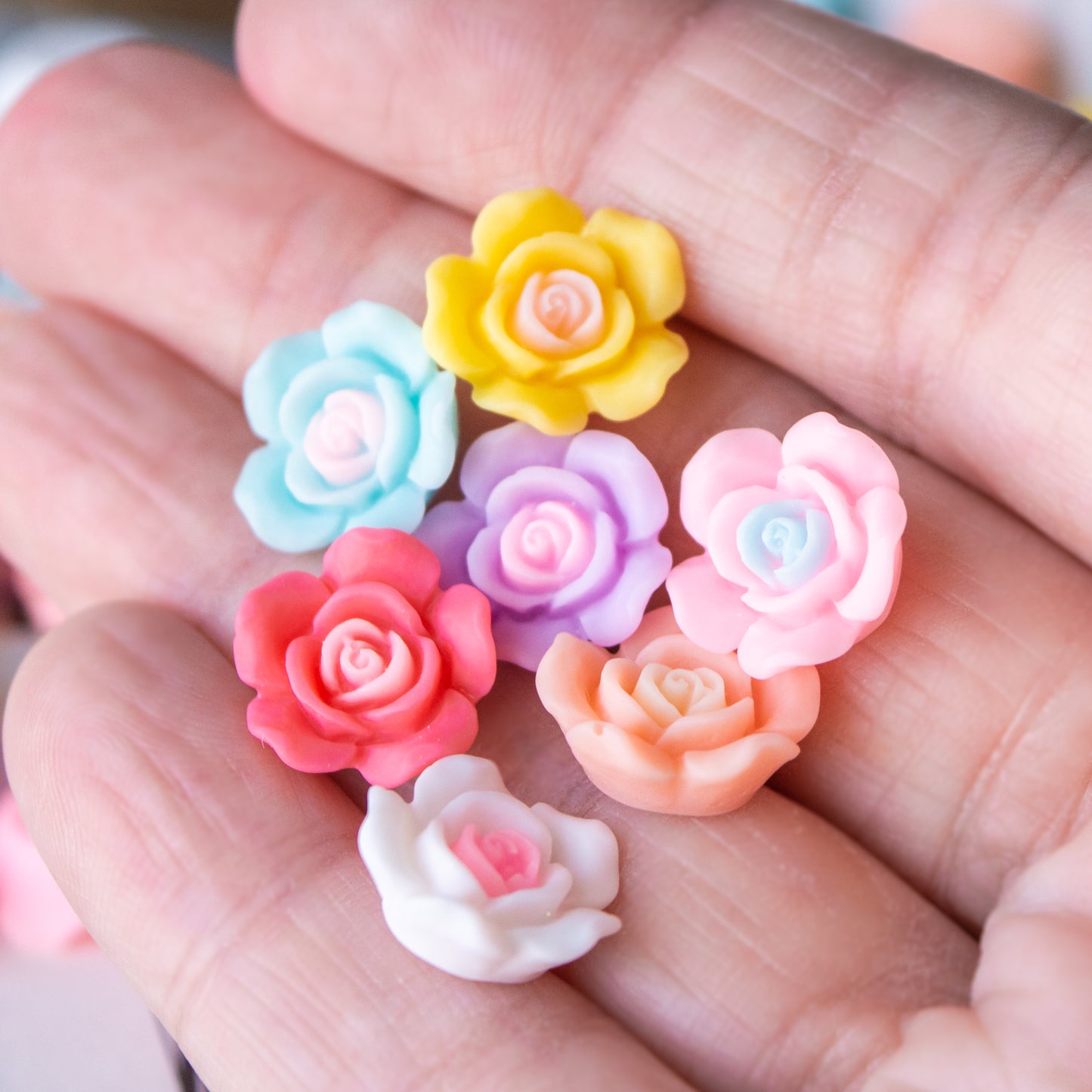 14mm Rose Cabochons In Two-Tone Resin