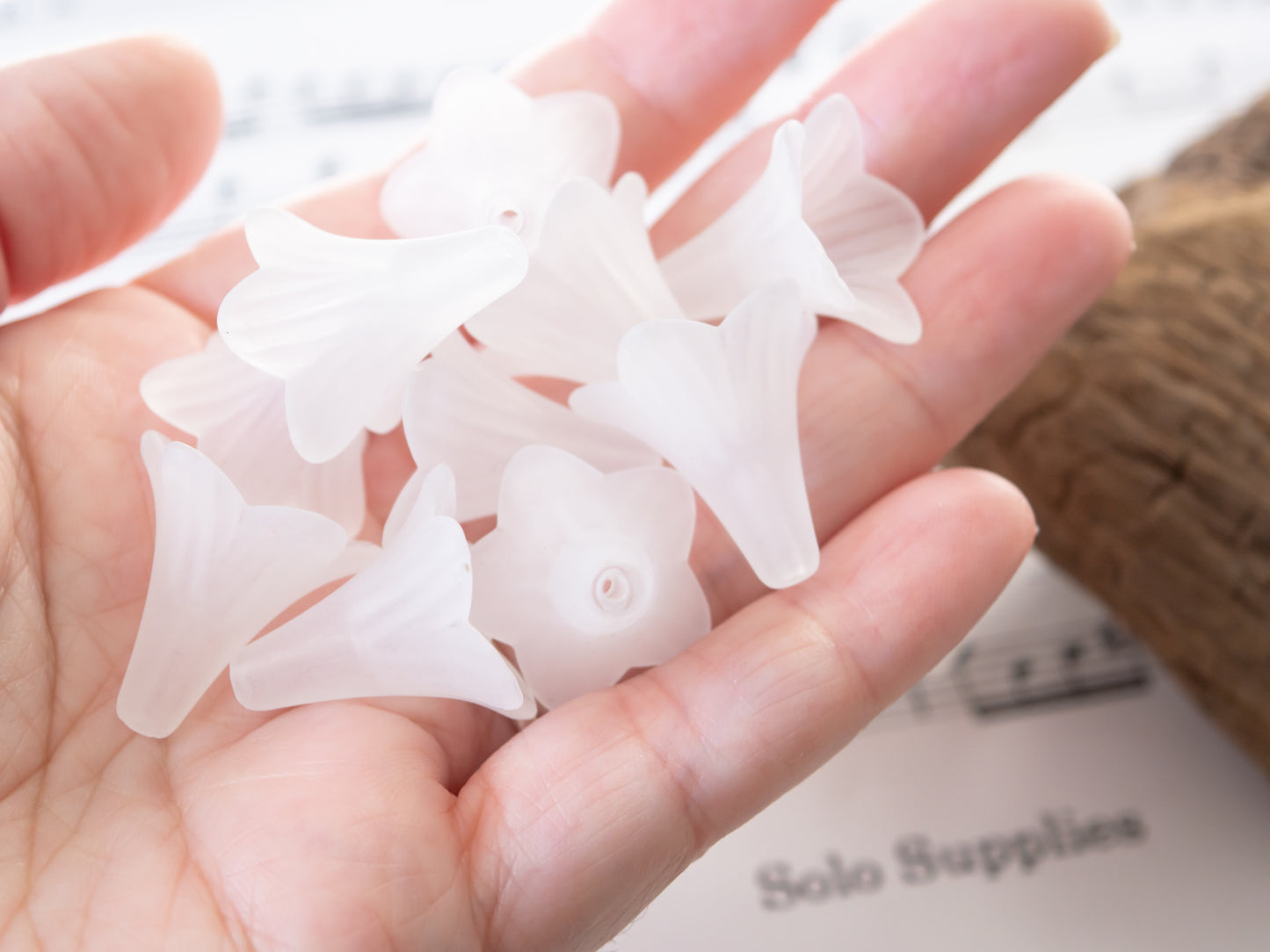 22x22mm Trumpet Flower Beads in Frosted Acrylic, Semi Translucent White