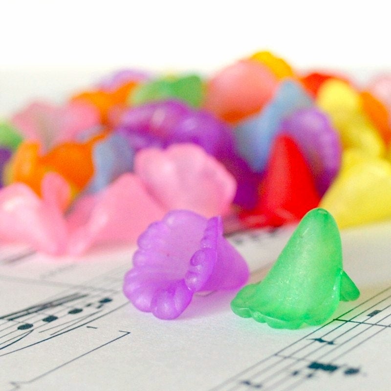 15x15mm Calla Lily Beads in Frosted Acrylic