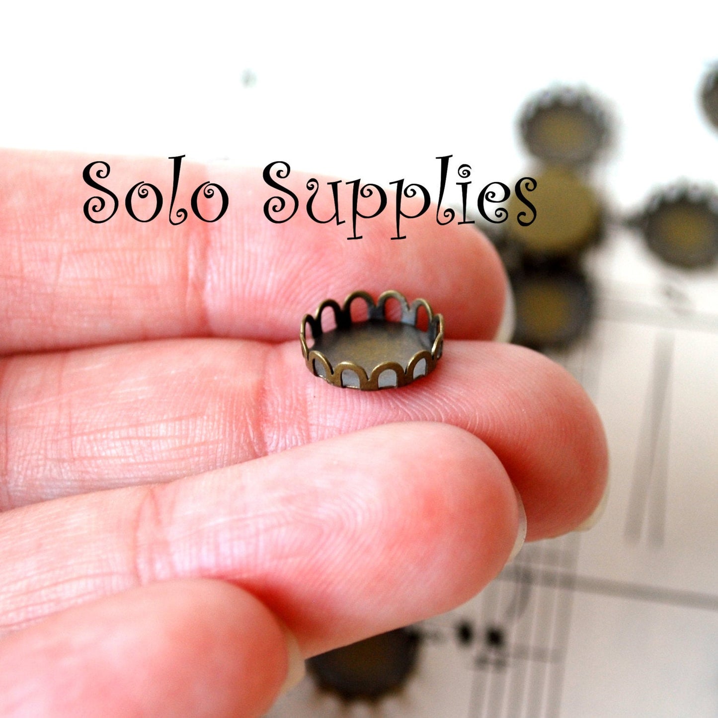 10mm Scalloped Bezel Cups in Antiqued Bronze
