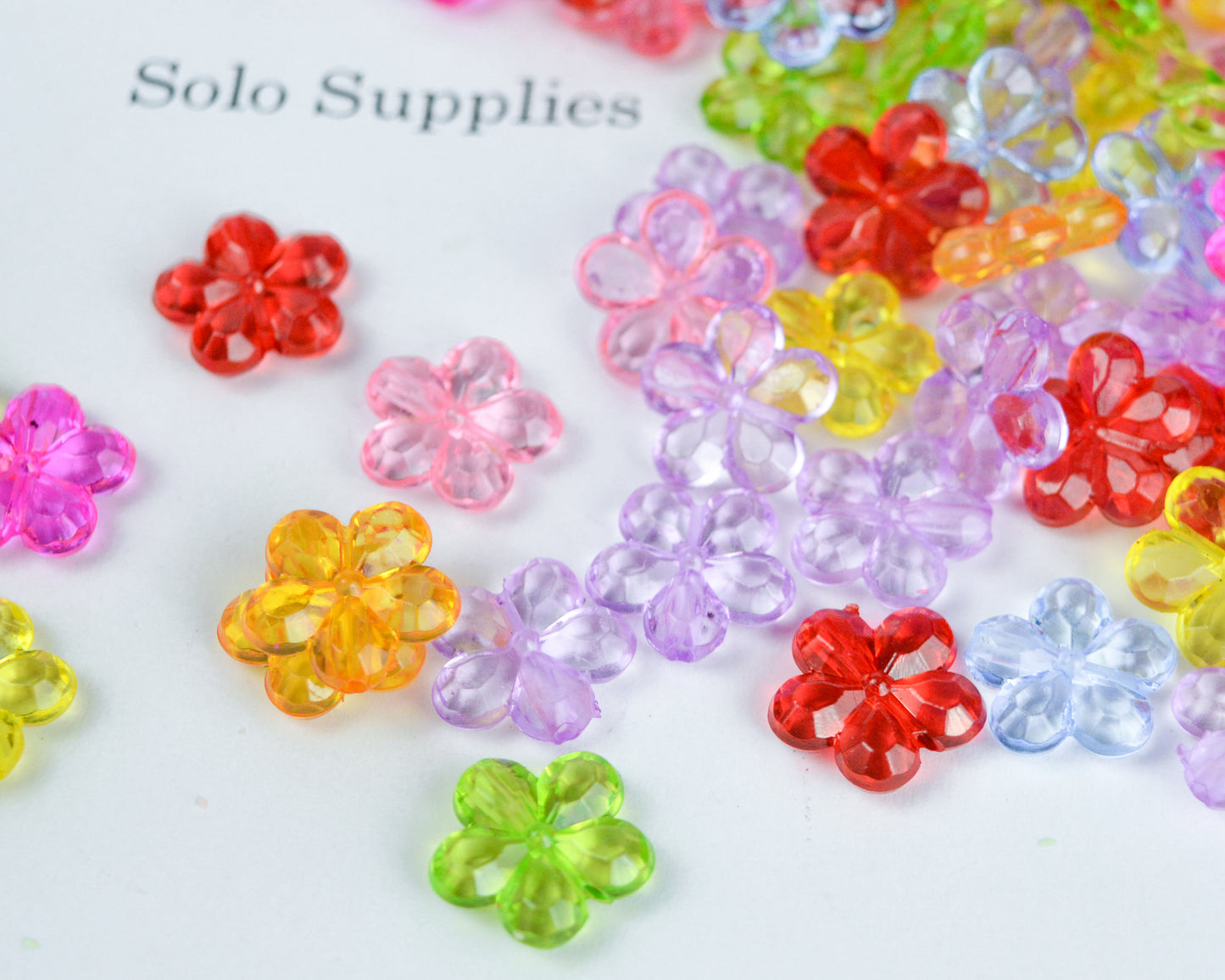 14mm Faceted Flower Beads in Transparent Acrylic