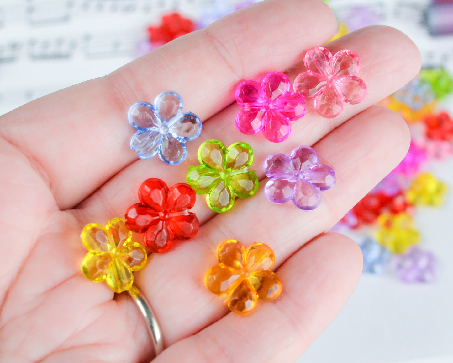 14mm Faceted Flower Beads in Transparent Acrylic