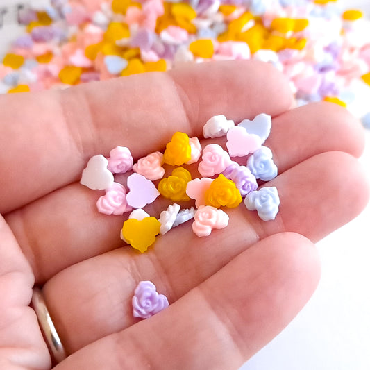 6.5mm Heart Flatbacks With Flower Detail, Glue On Cabochon Resin Confetti Decoden Embellishment for Nail Art Jewelrymaking and Crafting