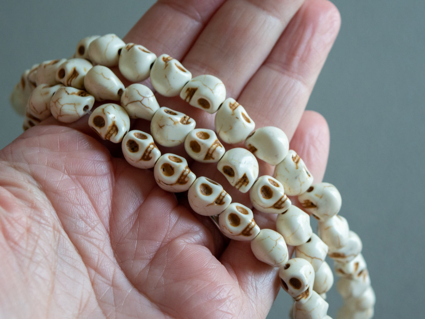 10mm Skull Beads in Faux Howlite, Fun Lightweight Halloween Skeleton B –  SoloSupplies