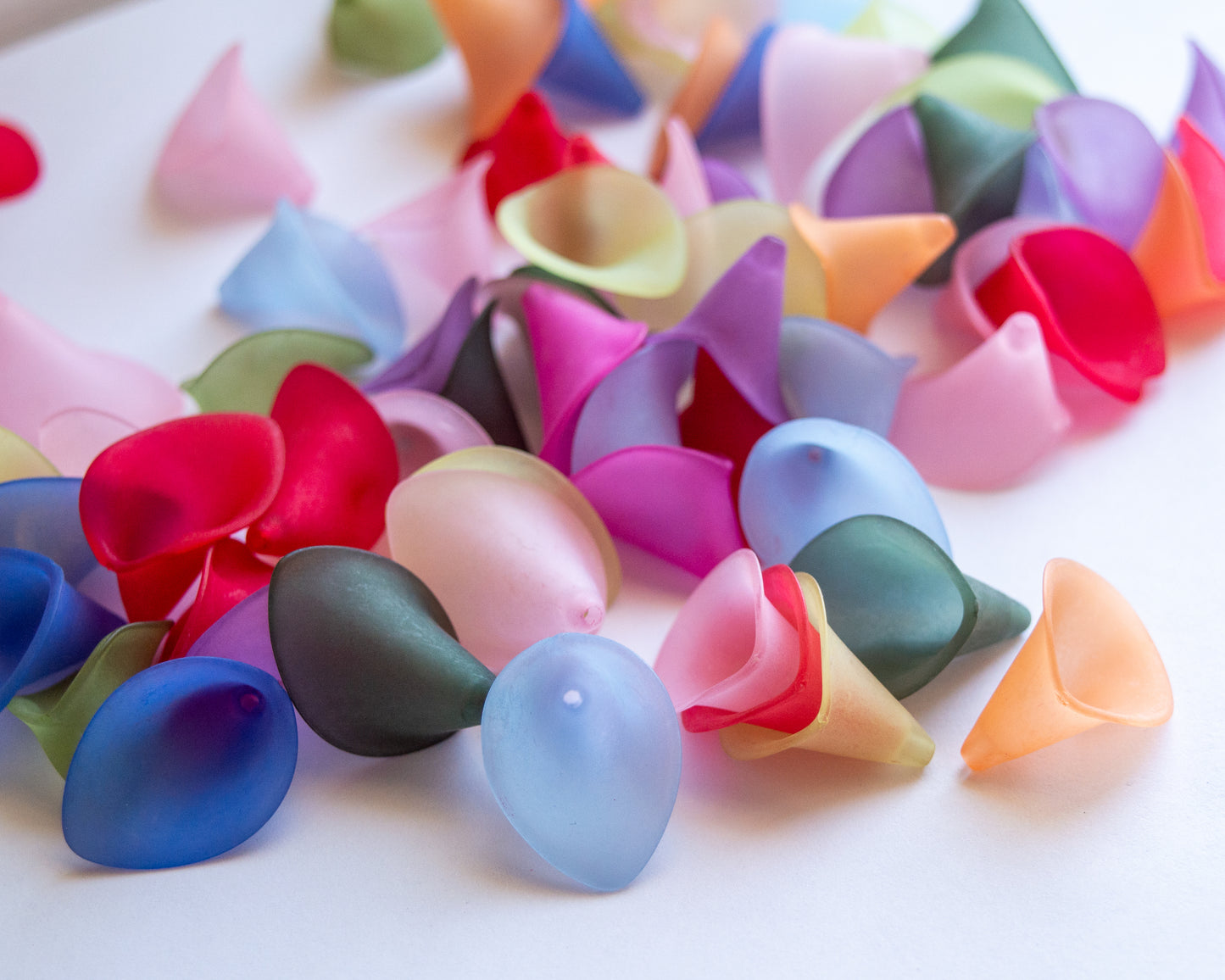 20x25mm Calla Lily Beads in Colorful Frosted Acrylic